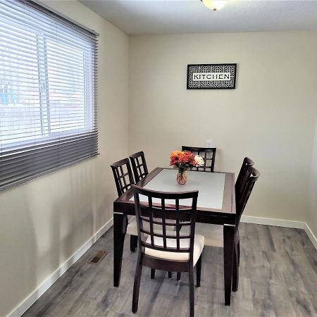 Cozy 4 Bedroom Townhouse - Peaceful Feel Of Home Winnipeg Extérieur photo