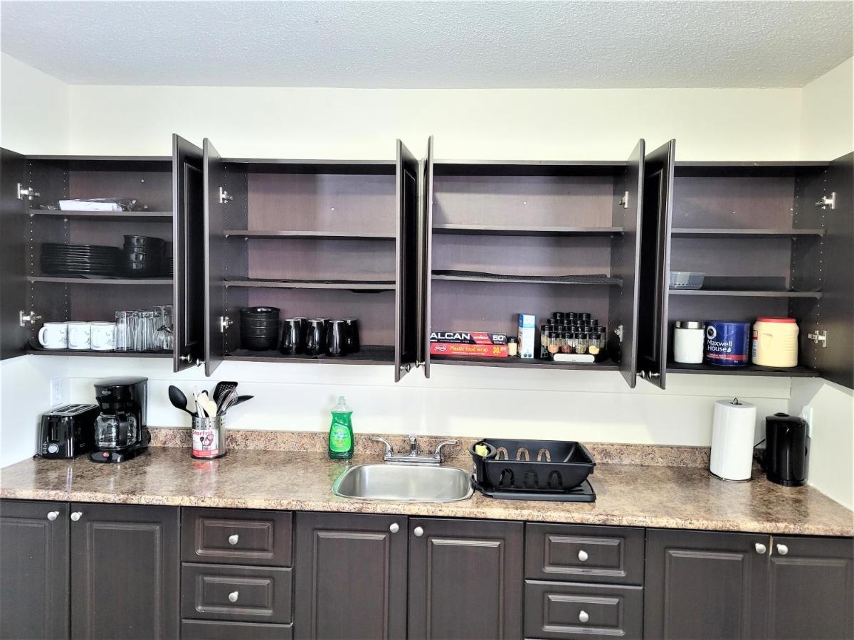 Cozy 4 Bedroom Townhouse - Peaceful Feel Of Home Winnipeg Extérieur photo
