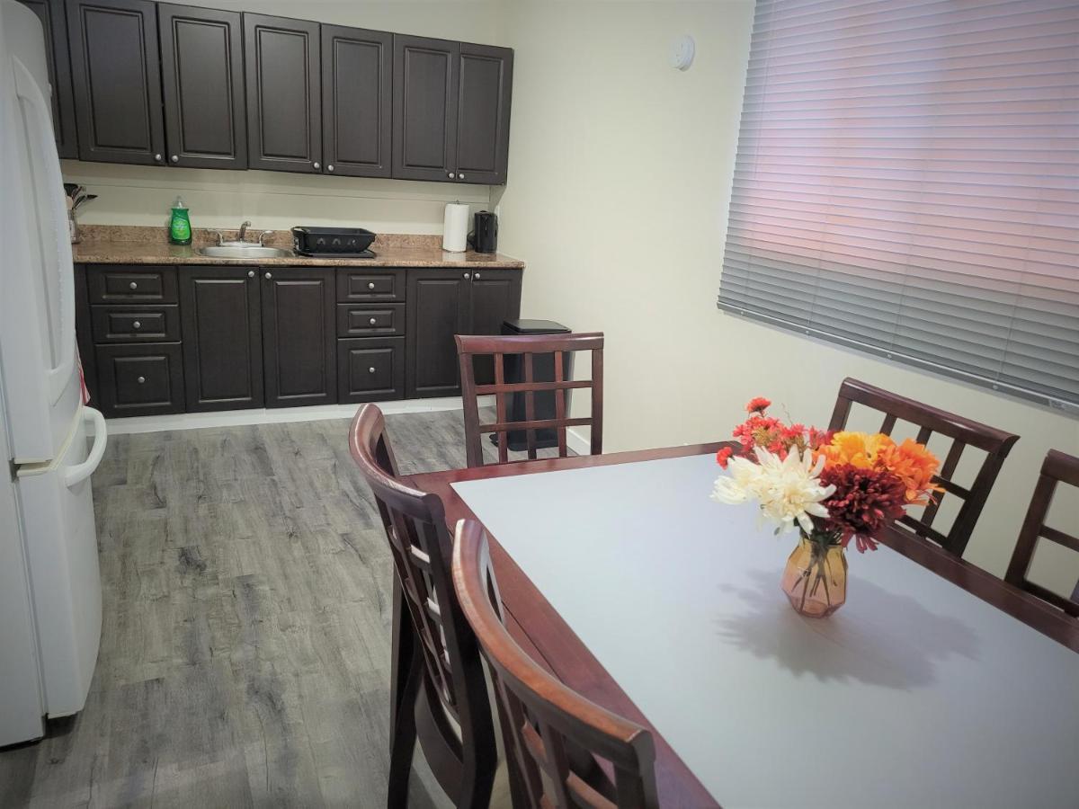 Cozy 4 Bedroom Townhouse - Peaceful Feel Of Home Winnipeg Extérieur photo