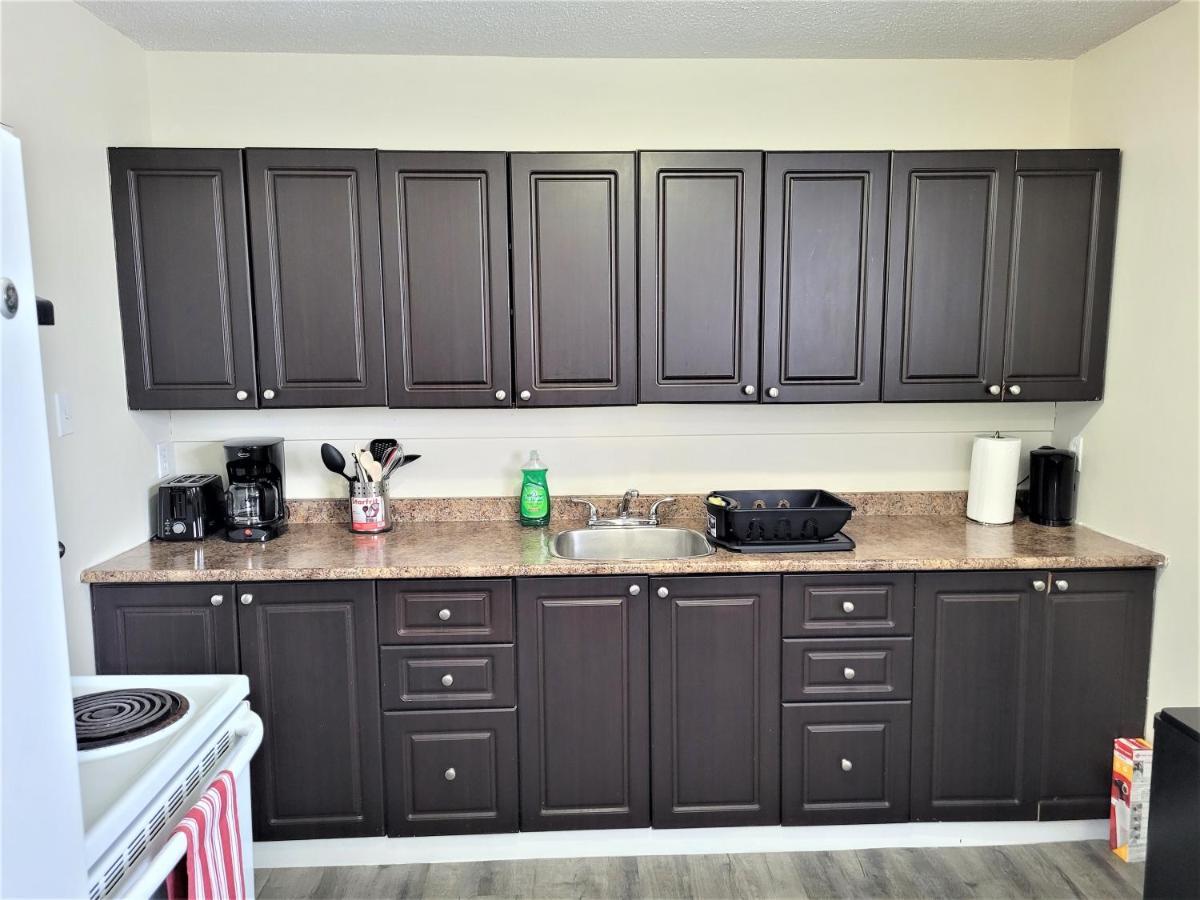 Cozy 4 Bedroom Townhouse - Peaceful Feel Of Home Winnipeg Extérieur photo